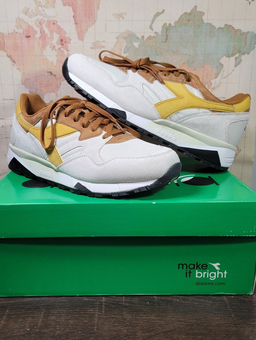 BRAND NEW Diadora N9002 OVERLAND Men's Size 11.0